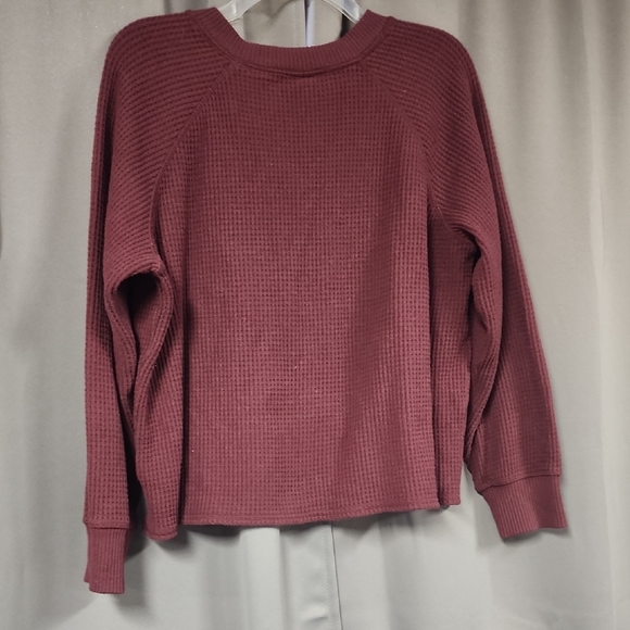 Large Old Navy Women's Burgundy Waffle Knit Top - Picture 4 of 5